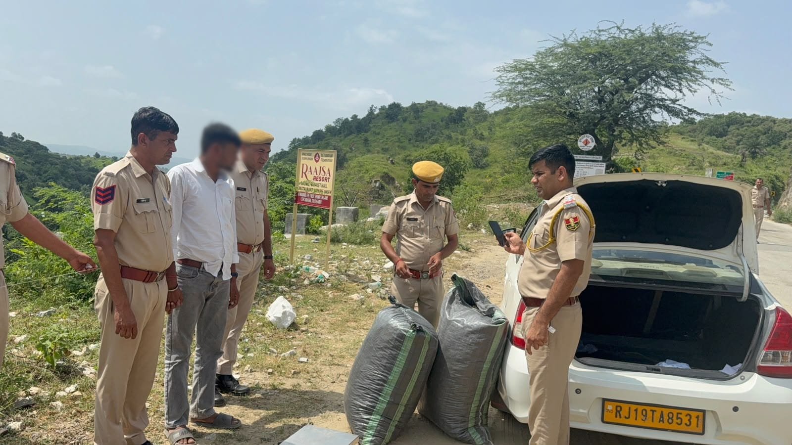 जयपुर: देवगढ़ पुलिस व डीएसटी की बड़ी कार्रवाई, 45 किलो अवैध डोडा चूरा जब्त कर एक आरोपी को गिरफ्तार किया